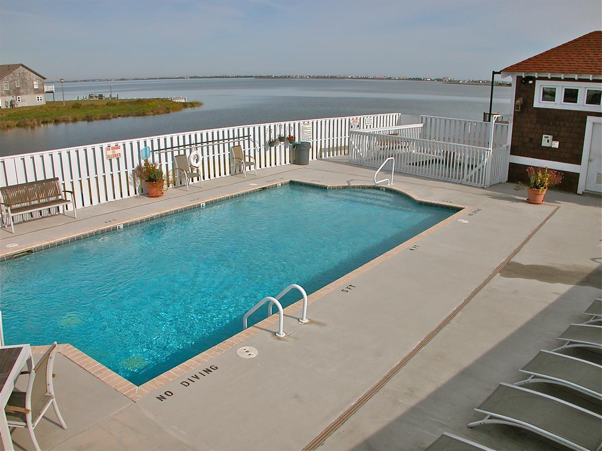 Oasis Suites Hotel Nags Head Exterior photo