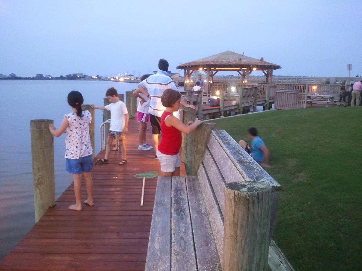 Oasis Suites Hotel Nags Head Exterior photo